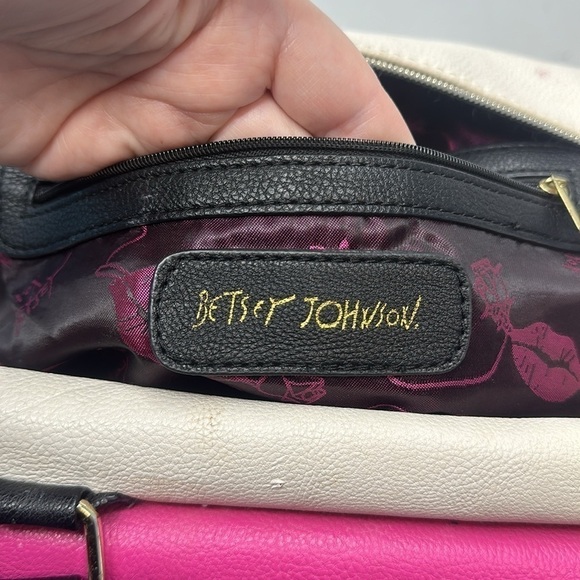 Betsey Johnson white and fucsia satchel purse - Picture 10 of 10